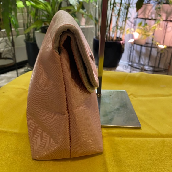 RALPH LAUREN PINK CHEVRON CLUTCH - Picture 5 of 6